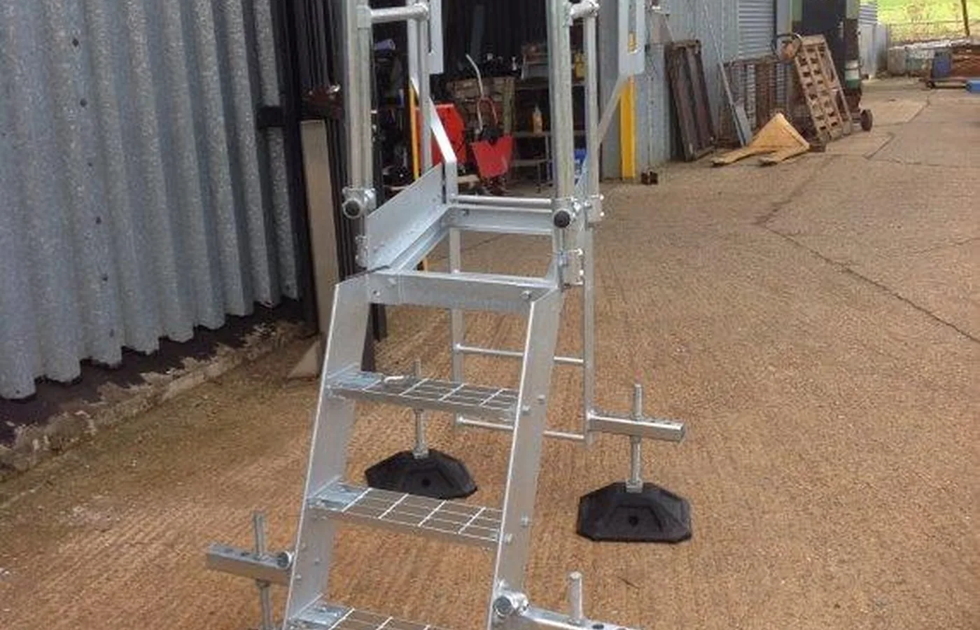 roof access platform avoiding roof obstacles